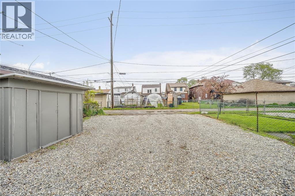 1046 Elsmere, Windsor, Ontario  N9A 2B2 - Photo 38 - 26009589