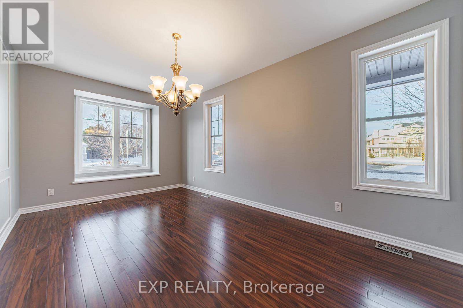 601 Rosehill Avenue, Ottawa, Ontario  K2S 0K3 - Photo 12 - X12846532