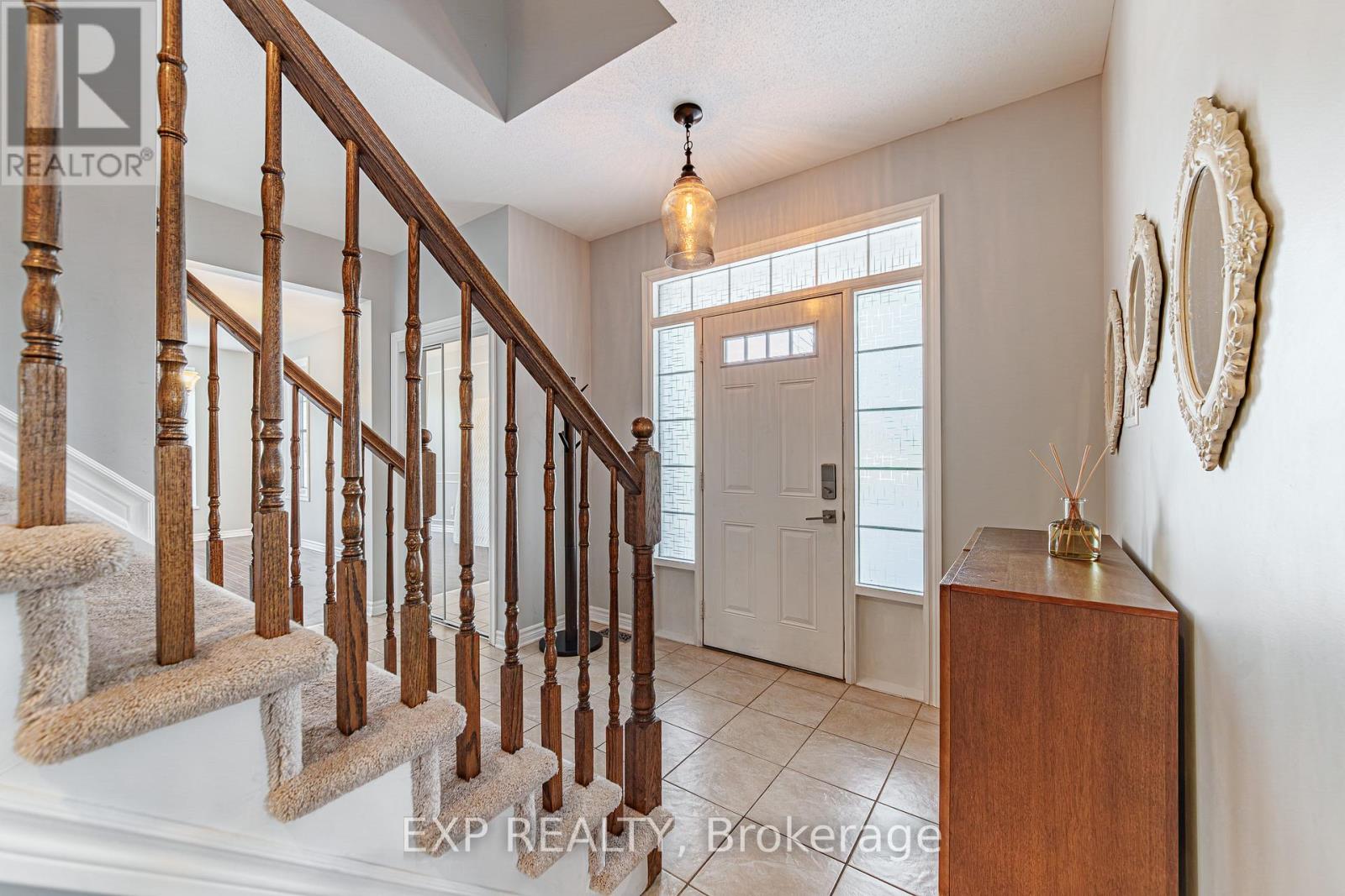 601 Rosehill Avenue, Ottawa, Ontario  K2S 0K3 - Photo 2 - X12846532