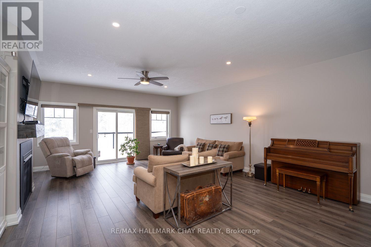54 Landscape Drive, Oro-Medonte, Ontario  L0L 2L0 - Photo 16 - S12817826