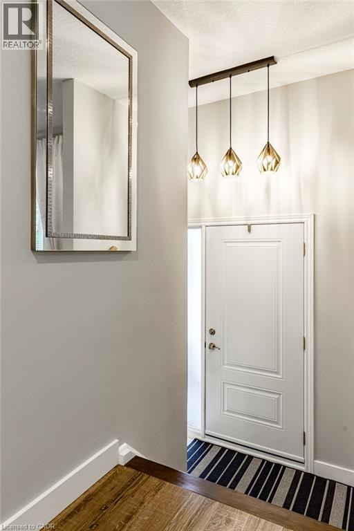 1345 Ester Drive, Burlington, Ontario  L7P 1L2 - Photo 4 - 40825321