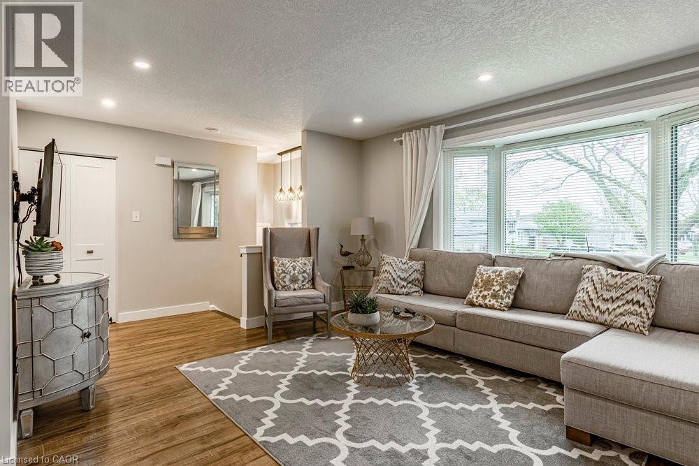 1345 Ester Drive, Burlington, Ontario  L7P 1L2 - Photo 5 - 40825321