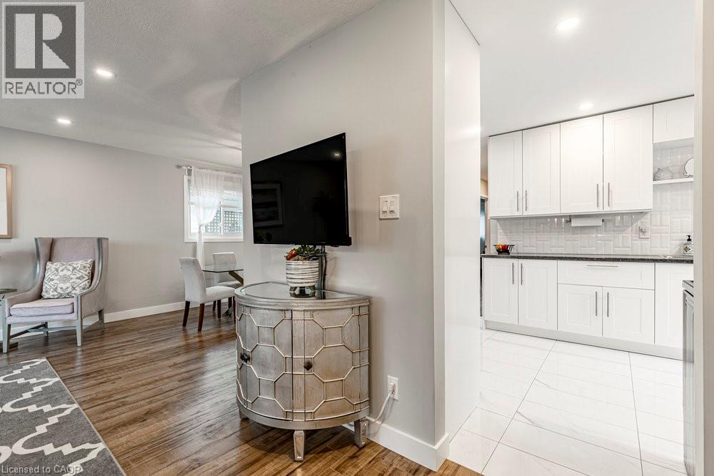 1345 Ester Drive, Burlington, Ontario  L7P 1L2 - Photo 8 - 40825321