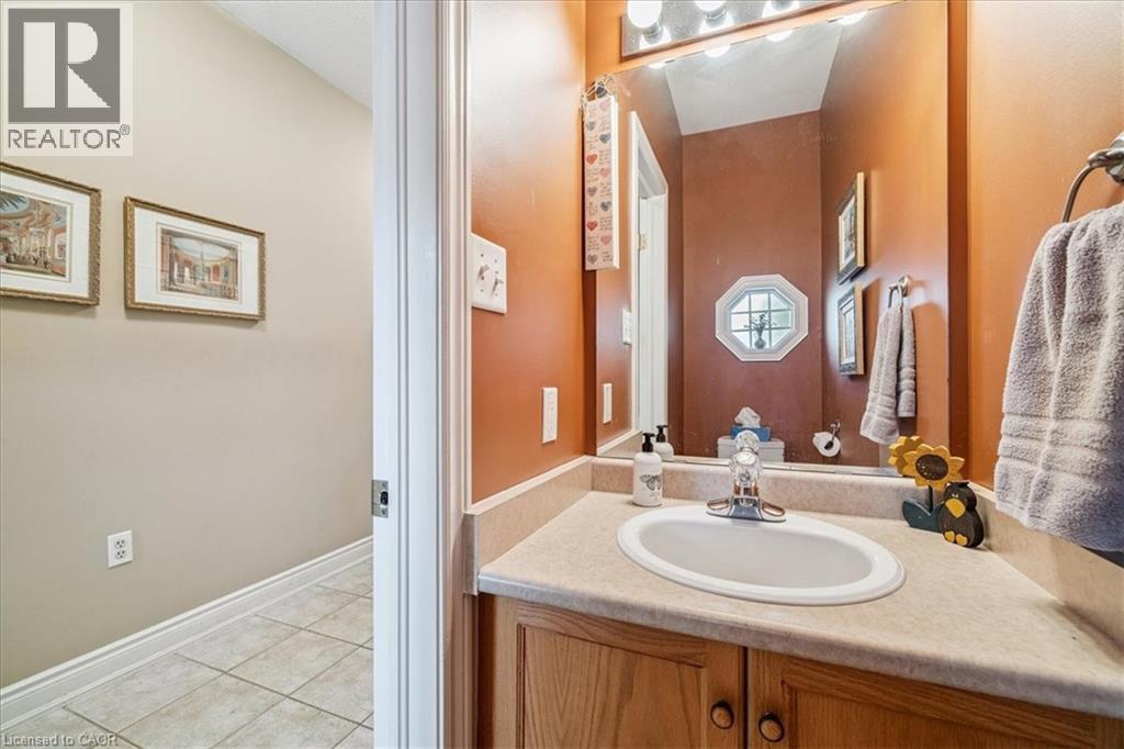 1019 North Shore Boulevard E Unit# 8, Burlington, Ontario  L7T 1X8 - Photo 7 - 40822983