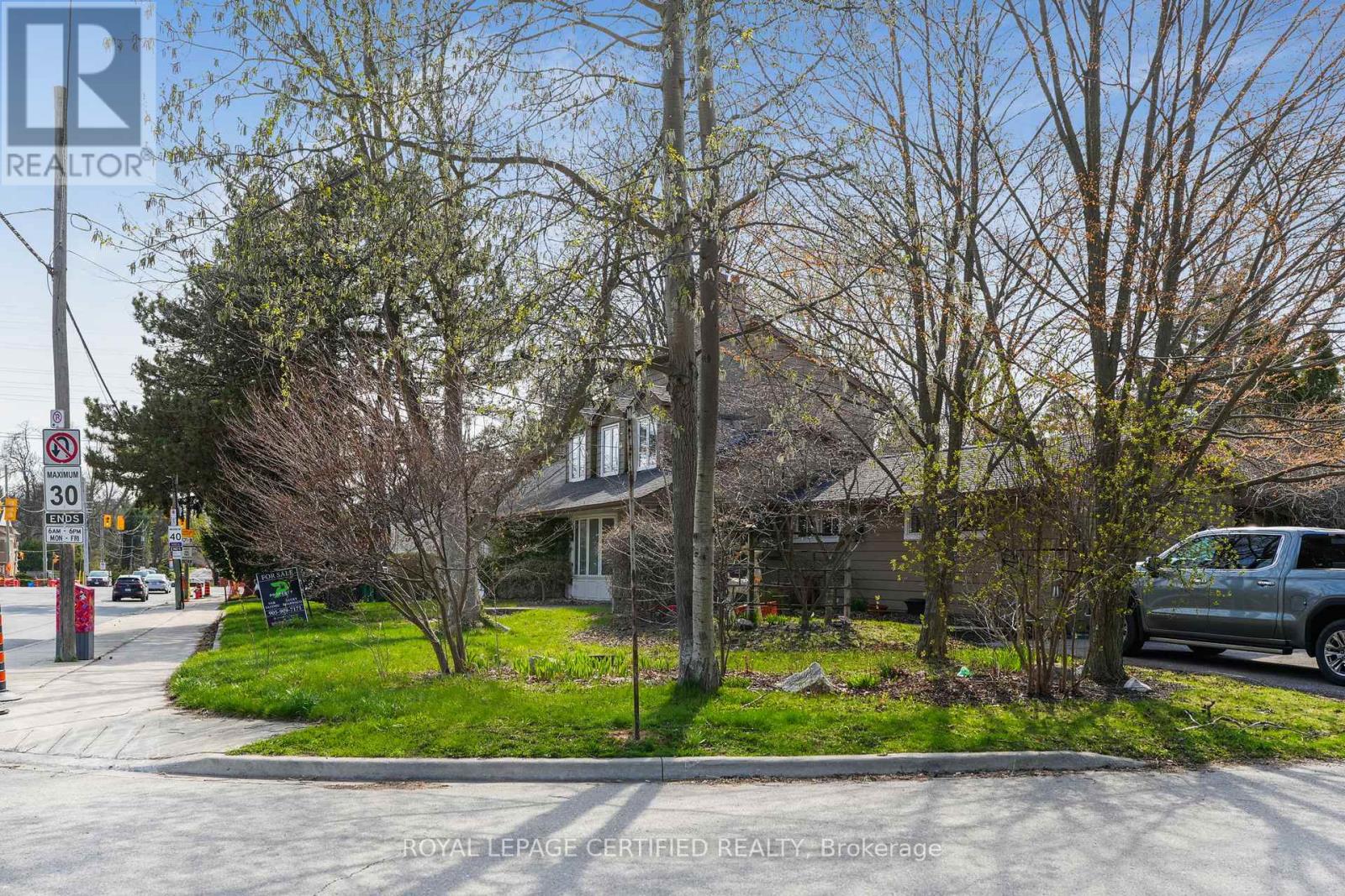 1348 Hollyrood Avenue, Mississauga, Ontario  L5G 3J4 - Photo 7 - W13059042