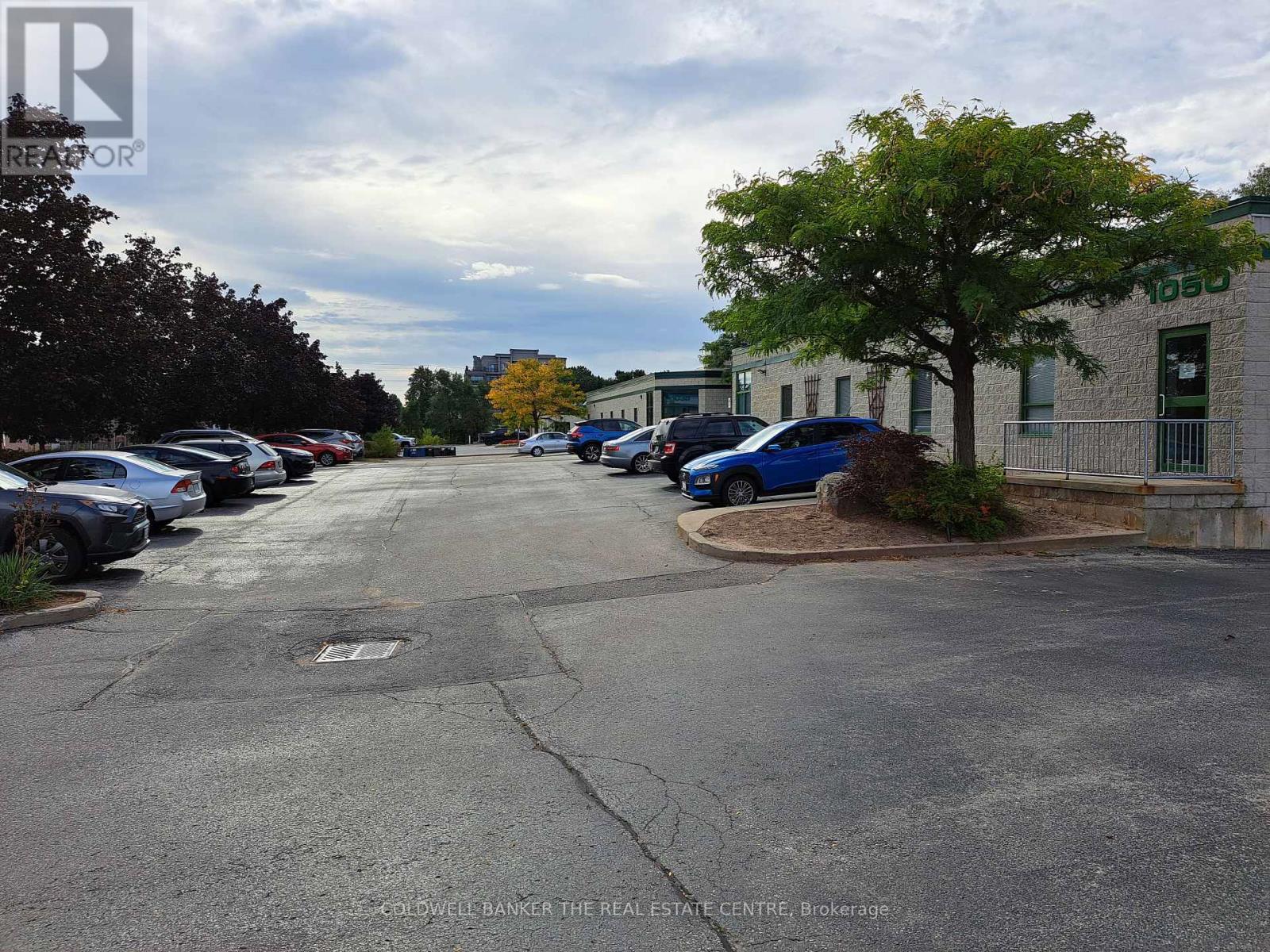 1&2 - 1050 Cooke Boulevard, Burlington, Ontario  L7T 4A8 - Photo 2 - W12769760