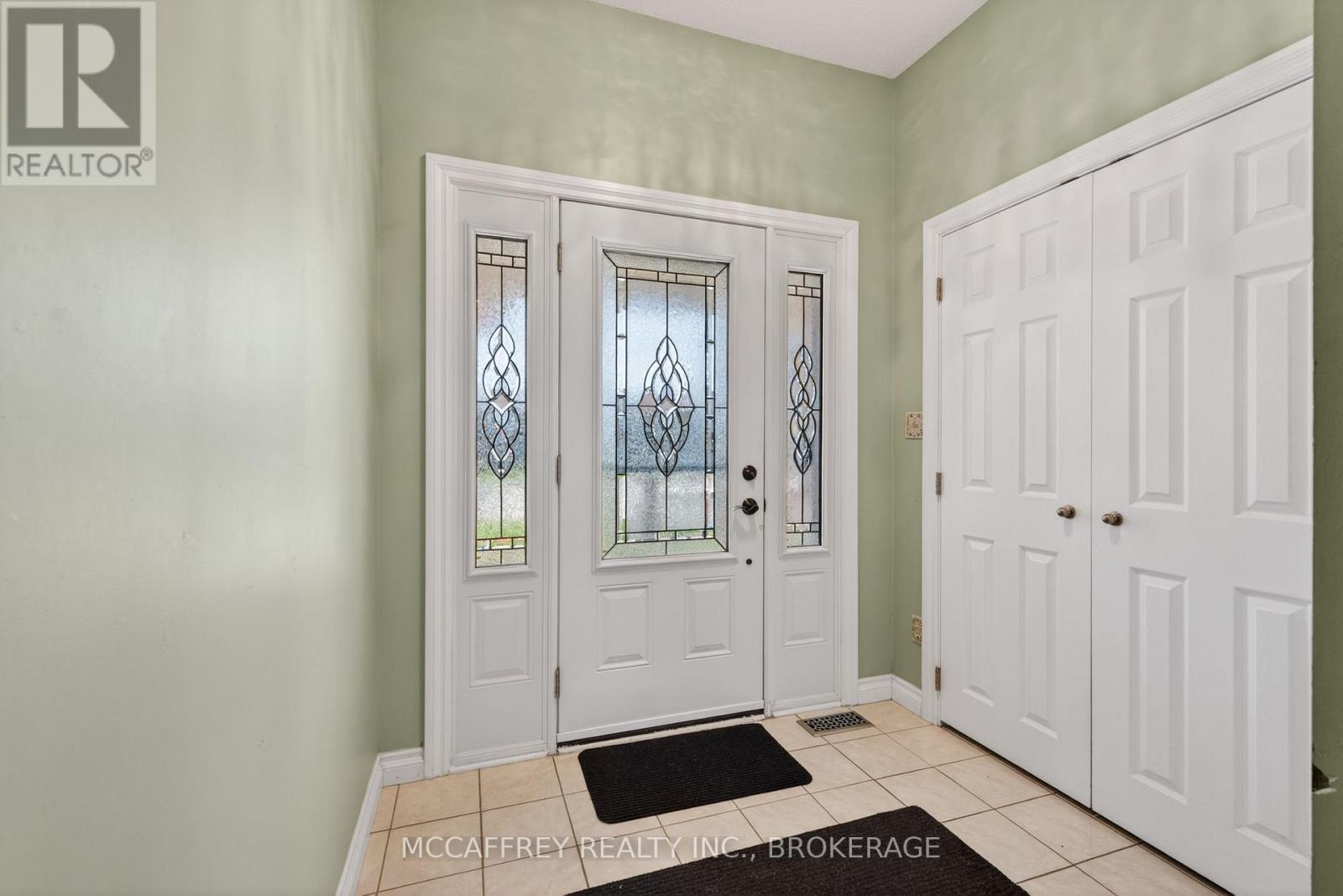 508 Farnham Court, Kingston, Ontario  K7M 8Y1 - Photo 3 - X13061564