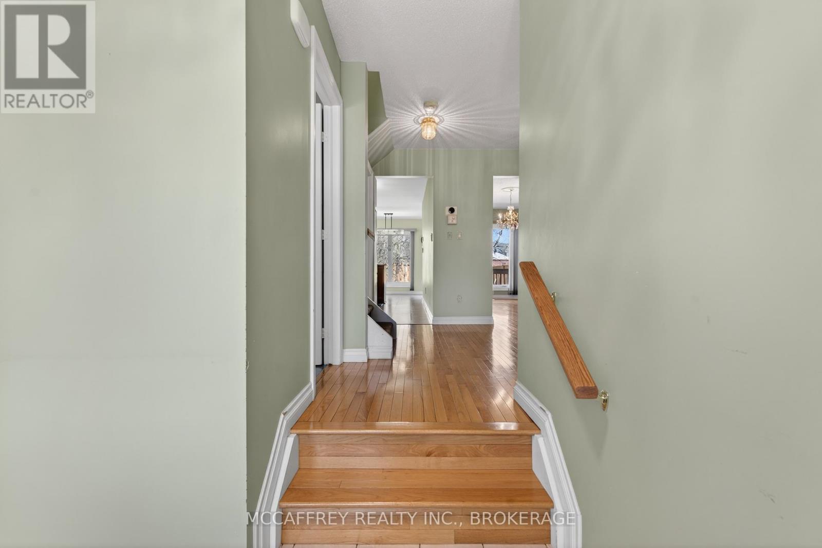 508 Farnham Court, Kingston, Ontario  K7M 8Y1 - Photo 4 - X13061564