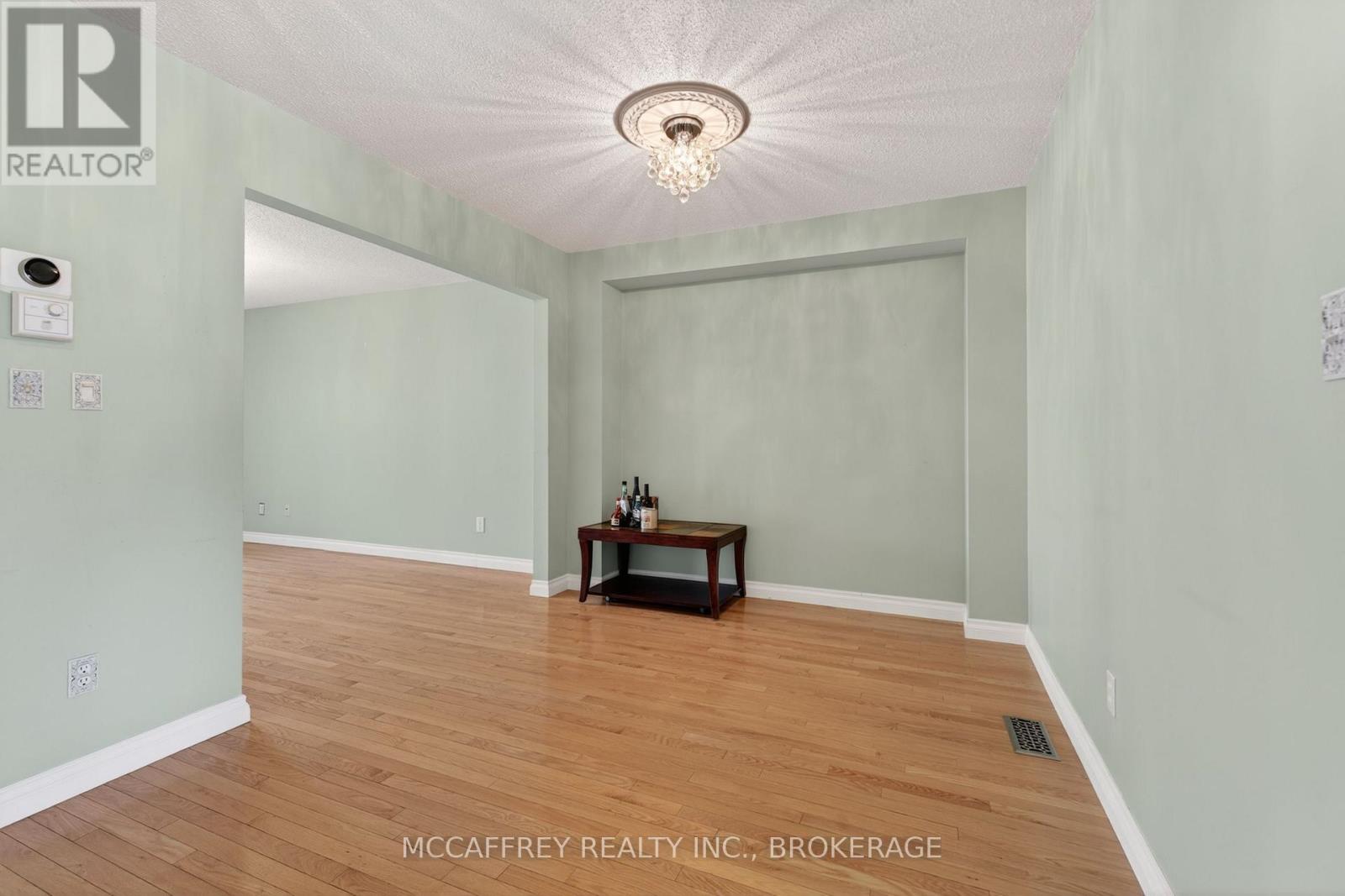 508 Farnham Court, Kingston, Ontario  K7M 8Y1 - Photo 5 - X13061564