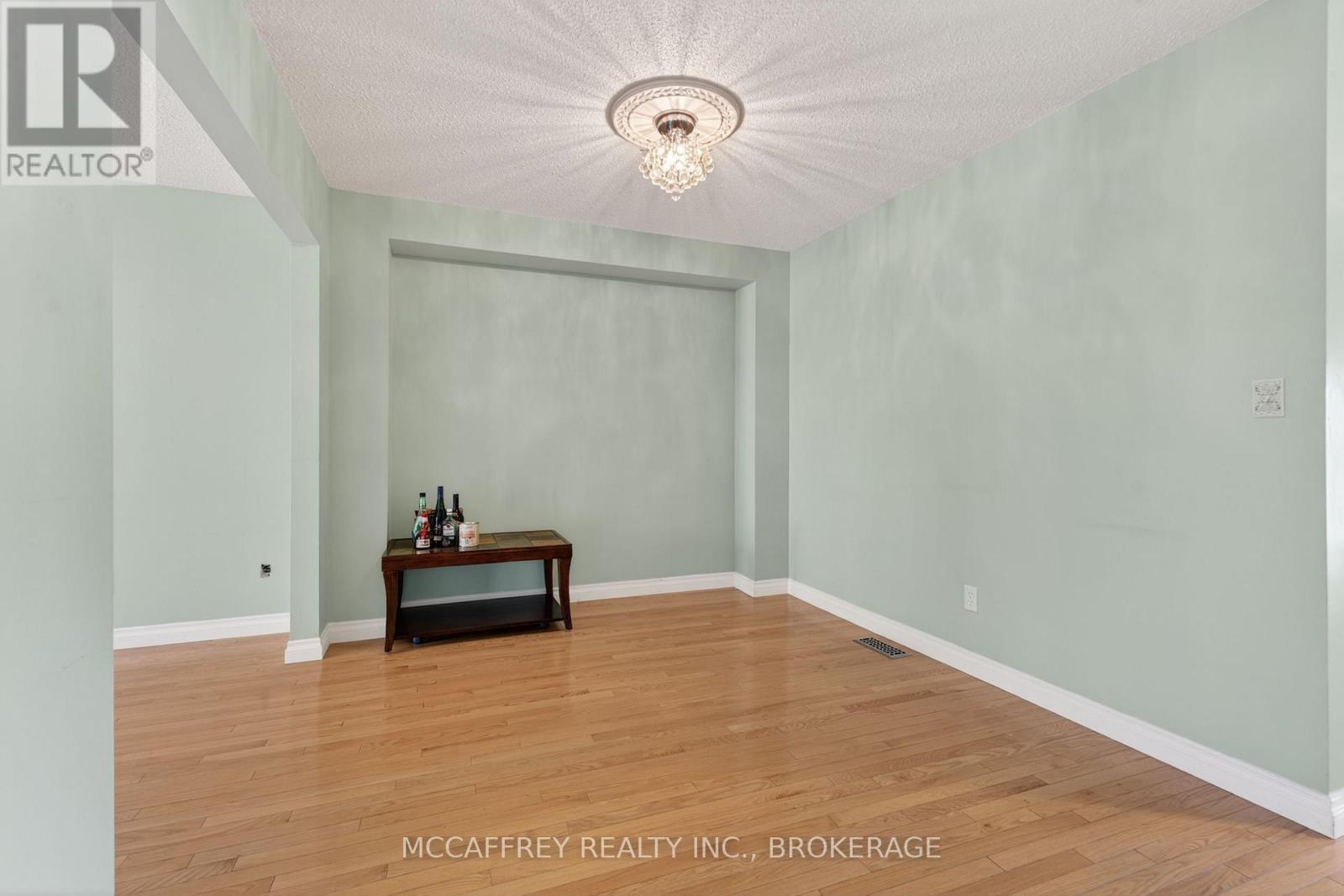 508 Farnham Court, Kingston, Ontario  K7M 8Y1 - Photo 6 - X13061564