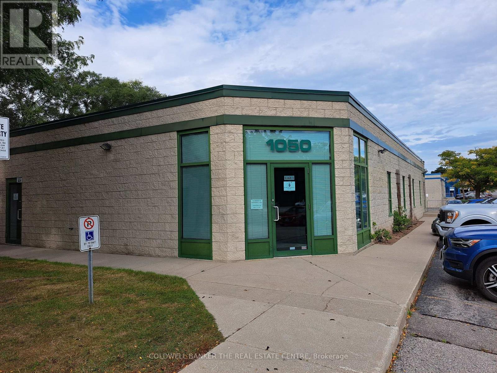 1&2 - 1050 Cooke Boulevard, Burlington, Ontario  L7T 4A8 - Photo 1 - W12769760