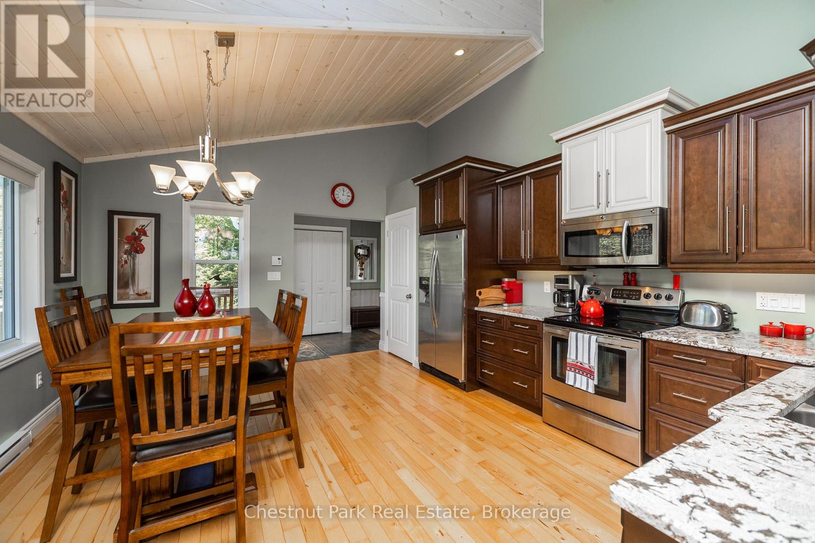 94 Zorra Drive, Northern Bruce Peninsula, Ontario  N0H 2R0 - Photo 19 - X13061526