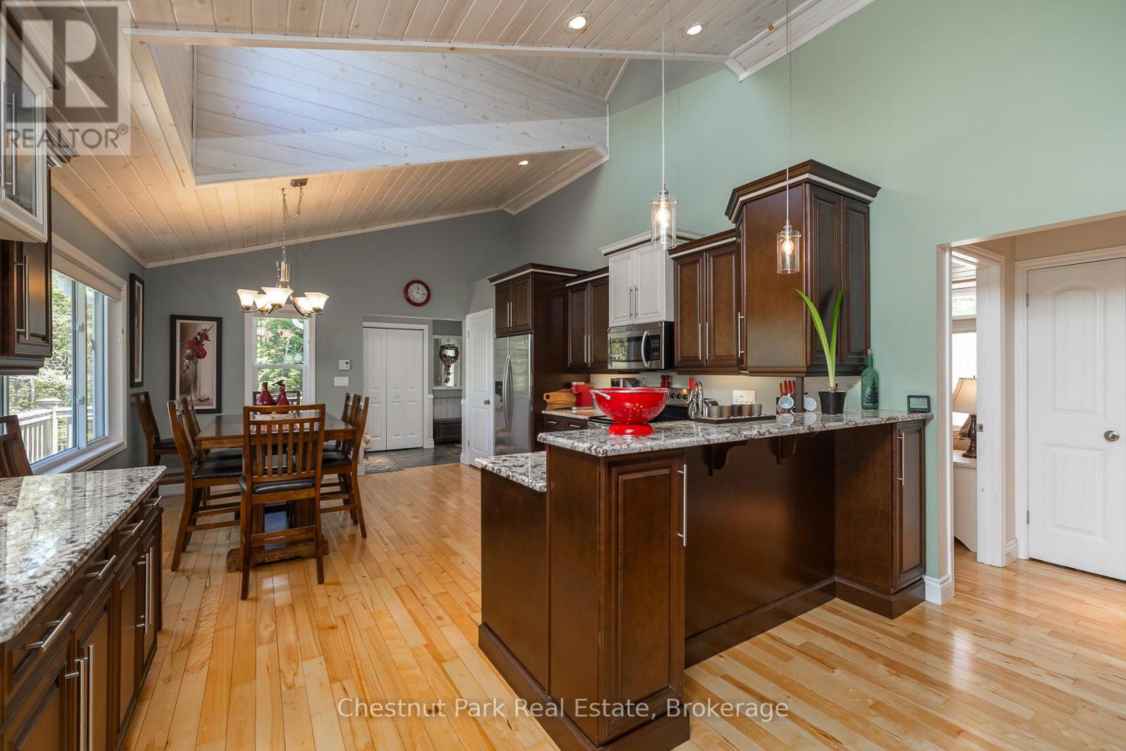 94 Zorra Drive, Northern Bruce Peninsula, Ontario  N0H 2R0 - Photo 20 - X13061526