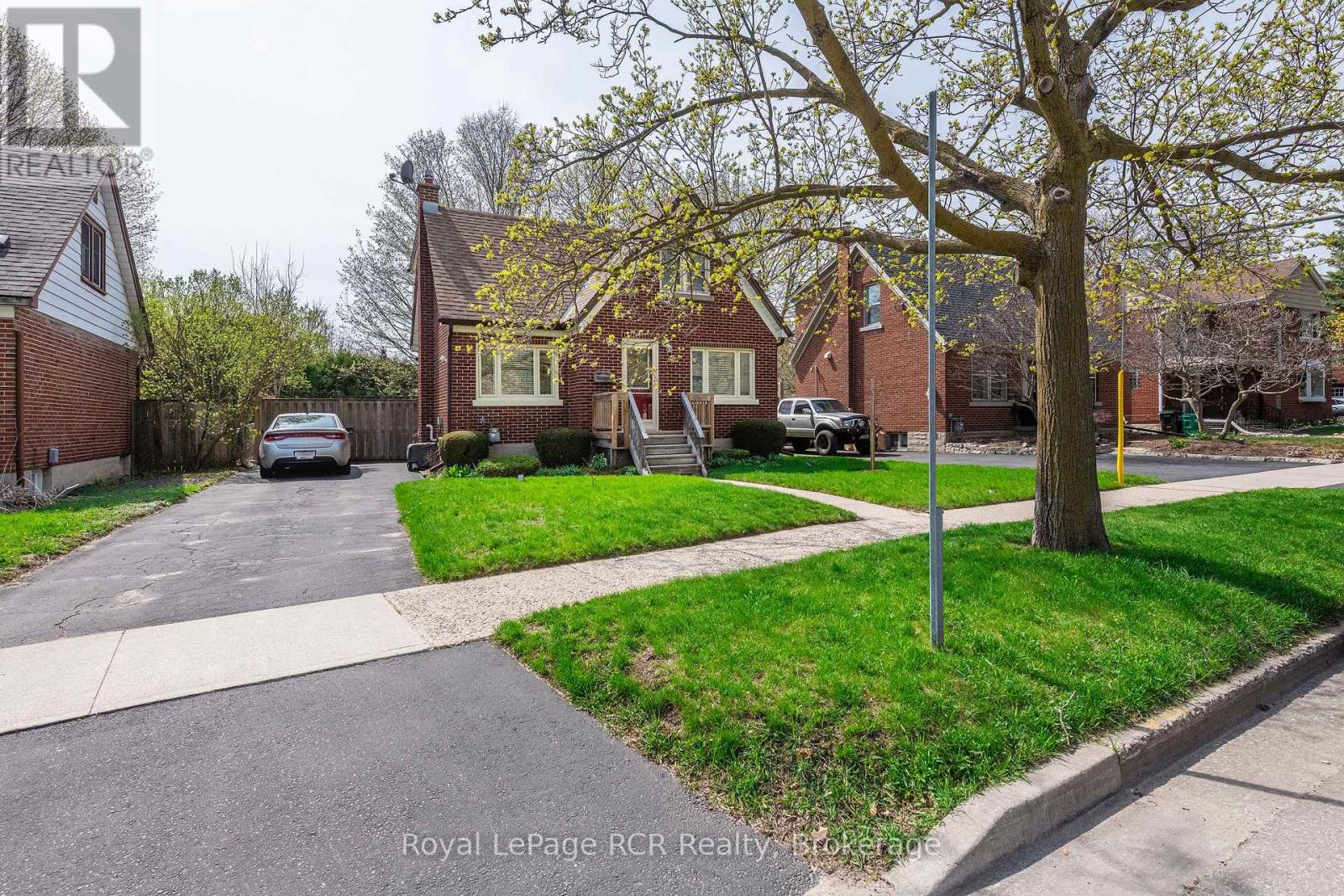 189 Margaret Avenue, Kitchener, Ontario  N2H 4J1 - Photo 2 - X13061534