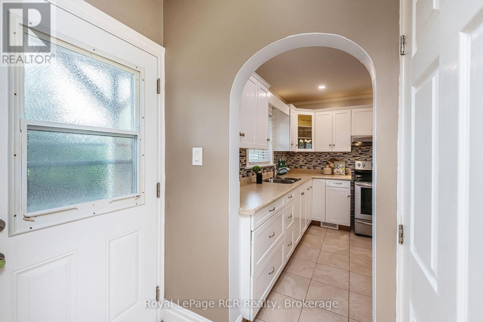 189 Margaret Avenue, Kitchener, Ontario  N2H 4J1 - Photo 6 - X13061534