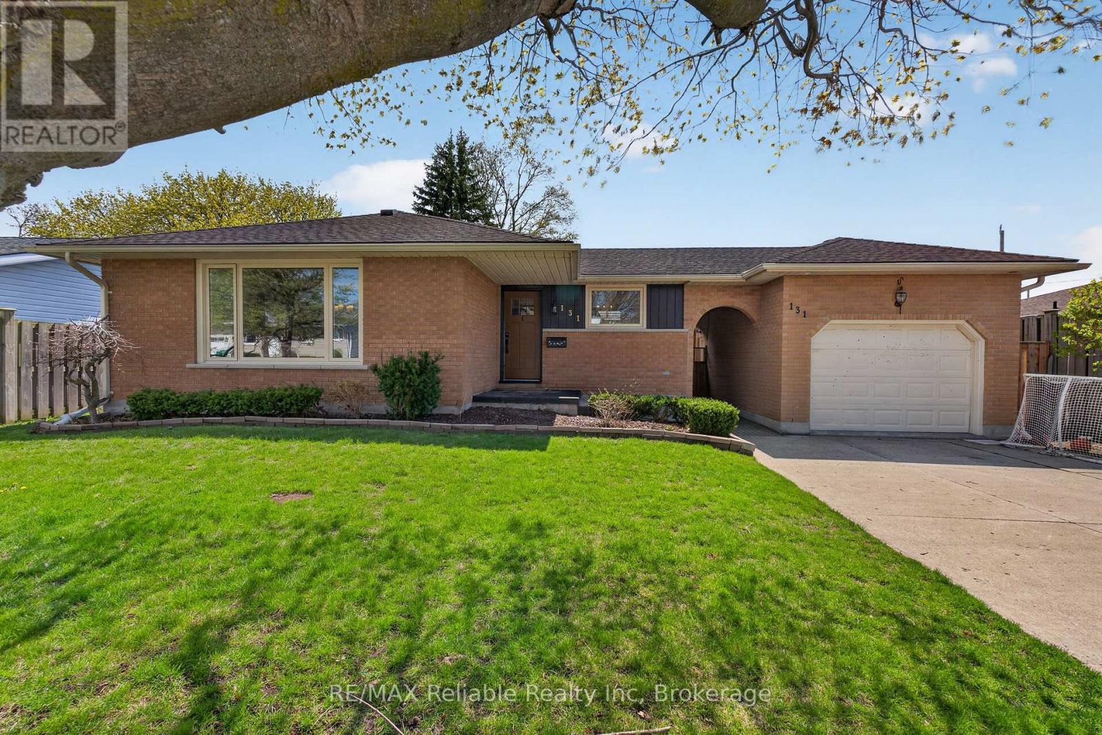 131 Cayley Street, Goderich (Goderich (Town)), Ontario  N7A 1Z9 - Photo 2 - X13061548