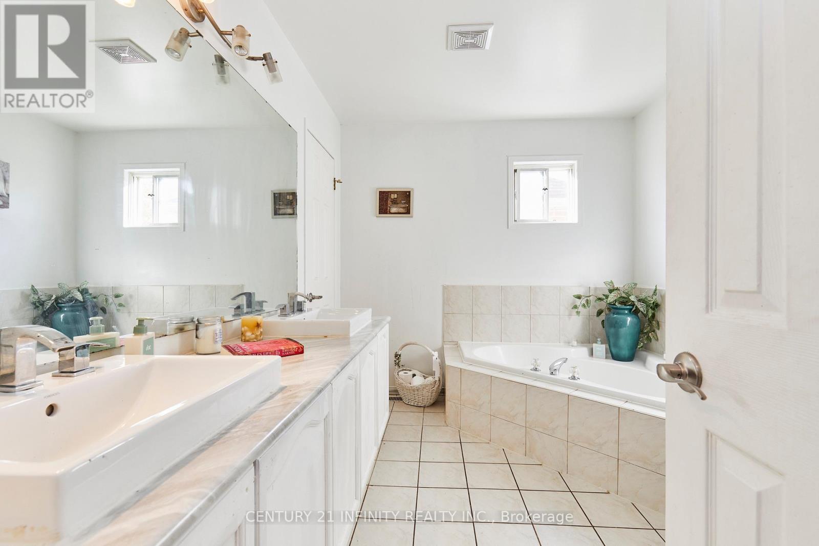 20 Brodie Court, Clarington, Ontario  L1C 4Z2 - Photo 17 - E13061560