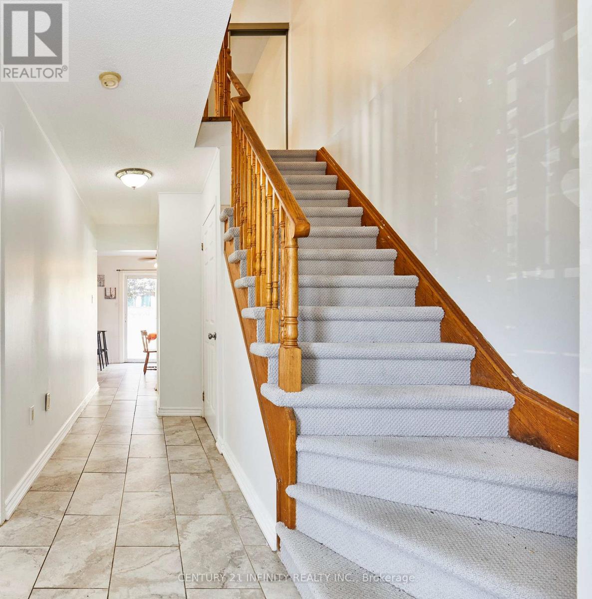 20 Brodie Court, Clarington, Ontario  L1C 4Z2 - Photo 2 - E13061560