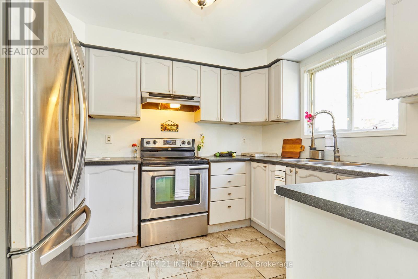 20 Brodie Court, Clarington, Ontario  L1C 4Z2 - Photo 7 - E13061560