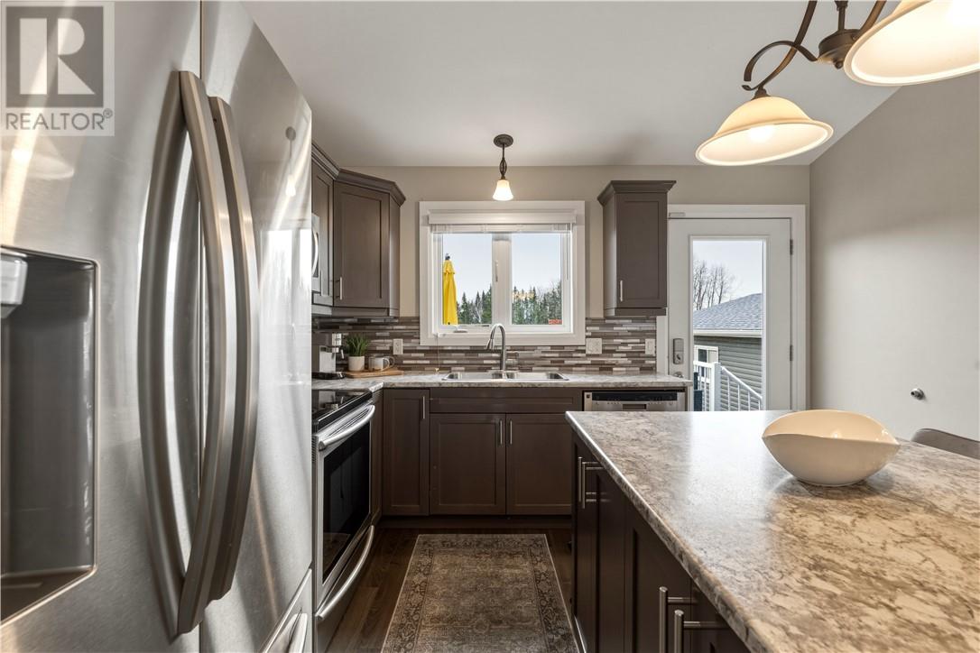 4287 Larocque, Val Therese, Ontario  P3P 1A3 - Photo 6 - 2127398