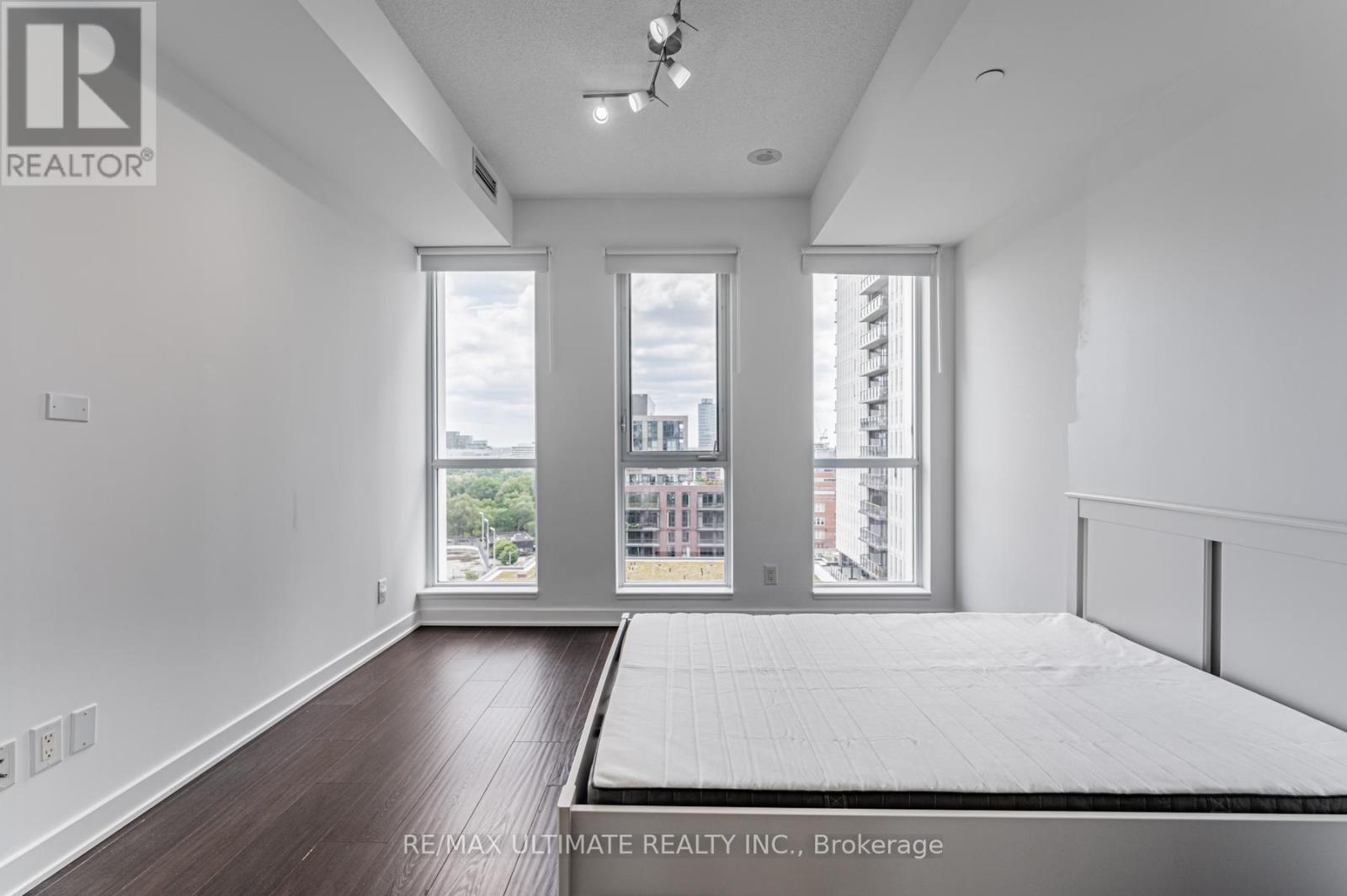 1105 - 170 Sumach Street, Toronto, Ontario  M5A 0C3 - Photo 8 - C13061506