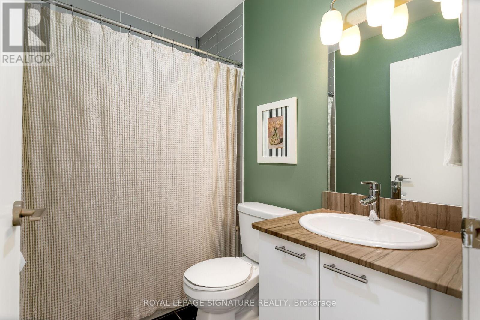 705 - 15 Bruyeres Mews, Toronto, Ontario  M5V 0A7 - Photo 13 - C13061574
