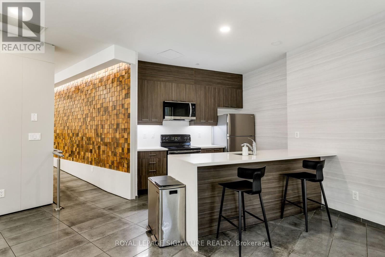 705 - 15 Bruyeres Mews, Toronto, Ontario  M5V 0A7 - Photo 21 - C13061574