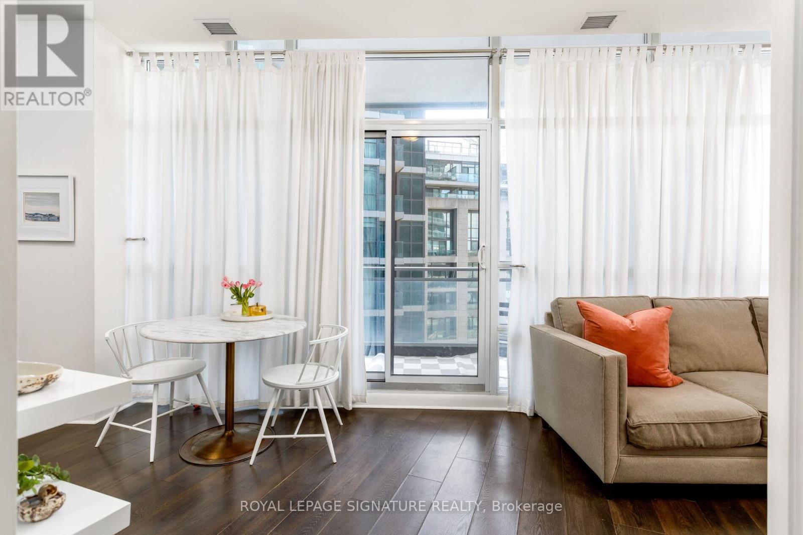 705 - 15 Bruyeres Mews, Toronto, Ontario  M5V 0A7 - Photo 7 - C13061574