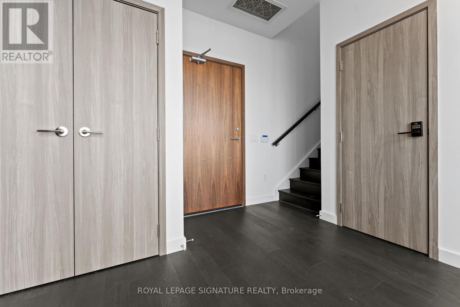 Ph7001 - 1 Concord Cityplace Way, Toronto, Ontario  M5V 0X3 - Photo 17 - C13061576