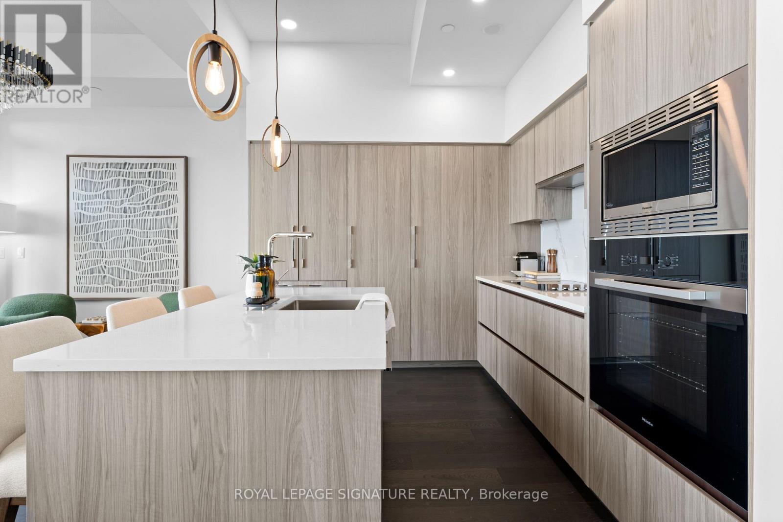 Ph7001 - 1 Concord Cityplace Way, Toronto, Ontario  M5V 0X3 - Photo 6 - C13061576