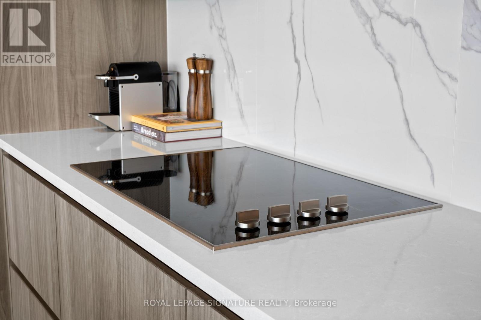 Ph7001 - 1 Concord Cityplace Way, Toronto, Ontario  M5V 0X3 - Photo 8 - C13061576