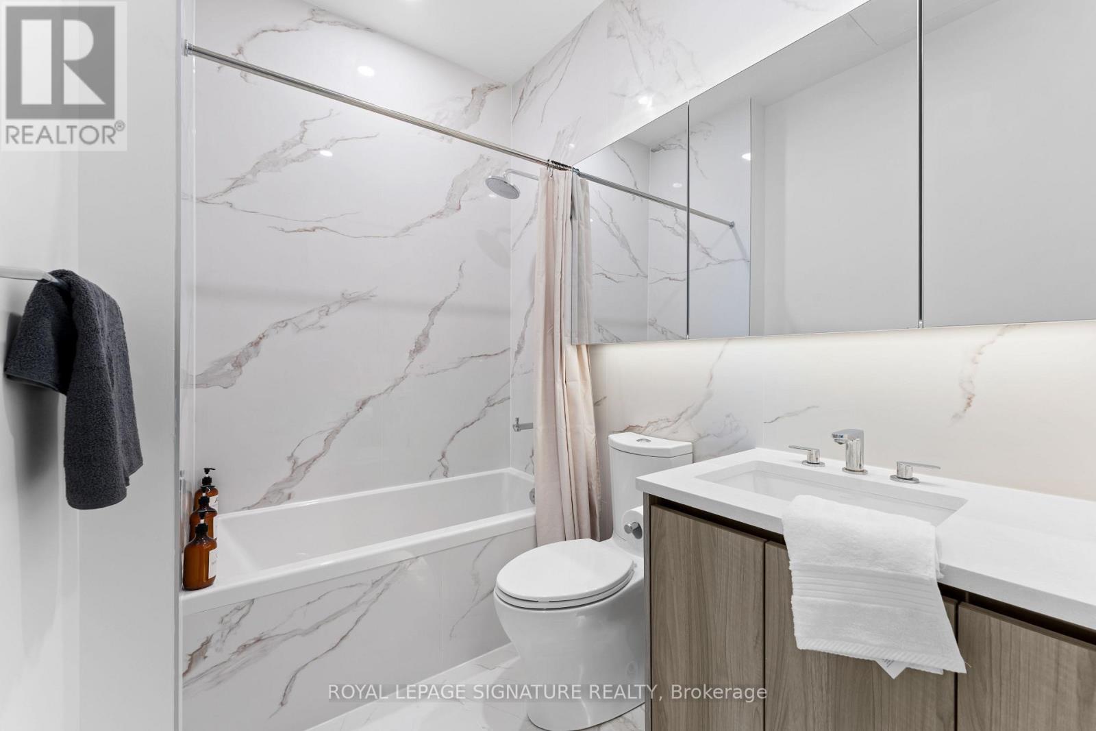 Ph7001 - 1 Concord Cityplace Way, Toronto, Ontario  M5V 0X3 - Photo 38 - C13061588