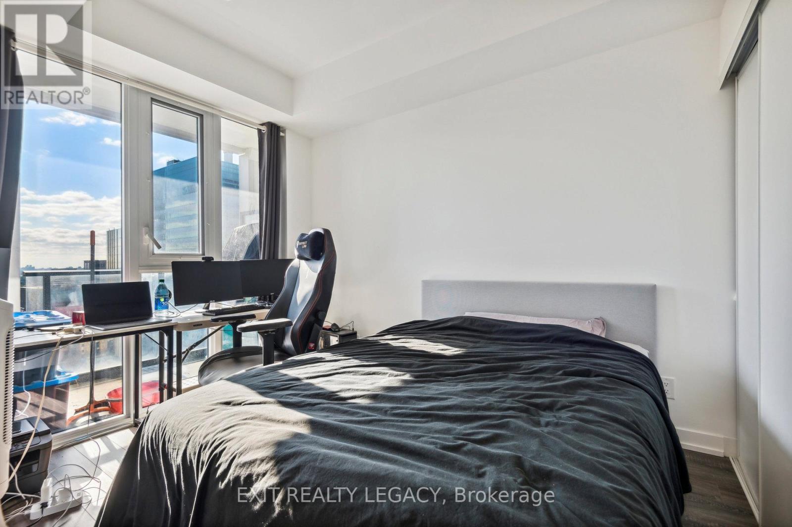 2213 - 20 Edward Street, Toronto, Ontario  M5G 1C9 - Photo 21 - C13061688