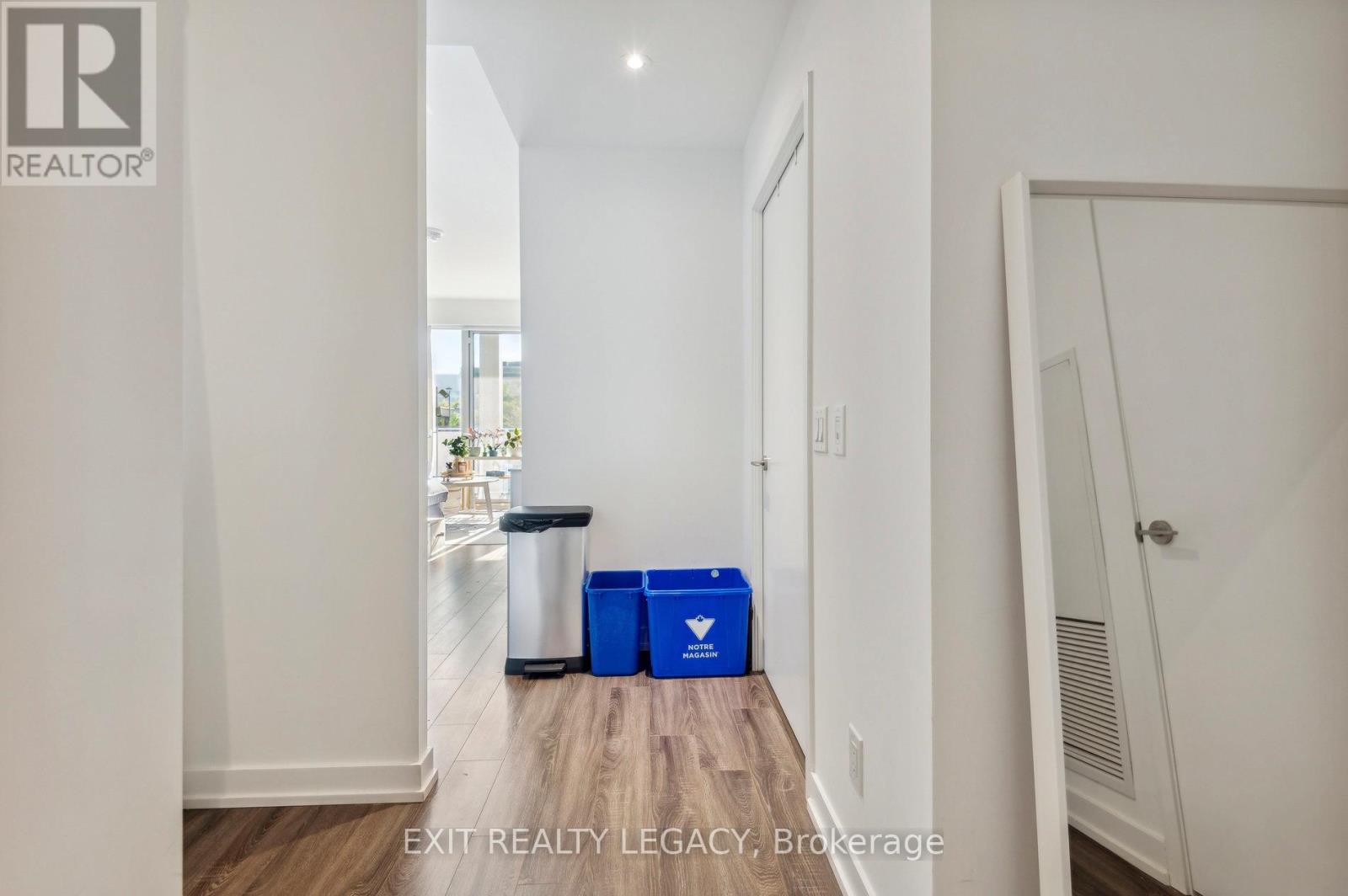 2213 - 20 Edward Street, Toronto, Ontario  M5G 1C9 - Photo 9 - C13061688