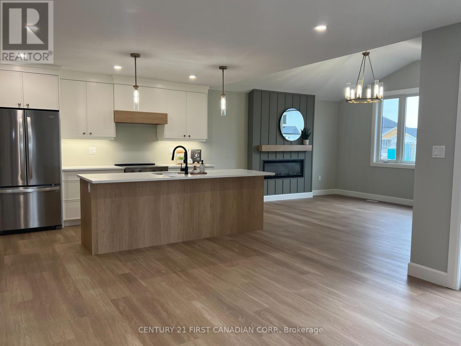 107 Sheldabren Street, North Middlesex, Ontario  N0M 1A0 - Photo 12 - X13061556