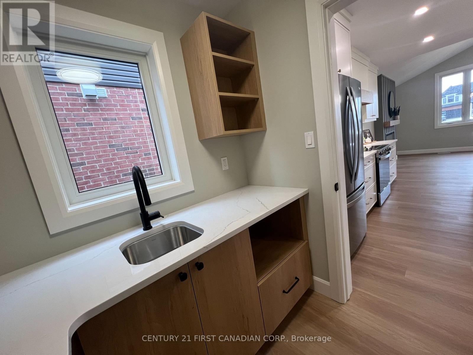 107 Sheldabren Street, North Middlesex, Ontario  N0M 1A0 - Photo 13 - X13061556
