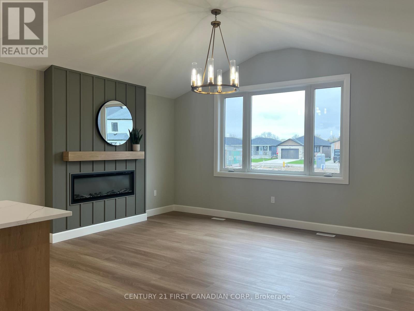 107 Sheldabren Street, North Middlesex, Ontario  N0M 1A0 - Photo 15 - X13061556