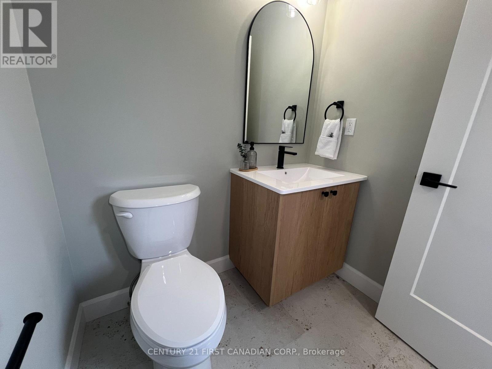 107 Sheldabren Street, North Middlesex, Ontario  N0M 1A0 - Photo 16 - X13061556