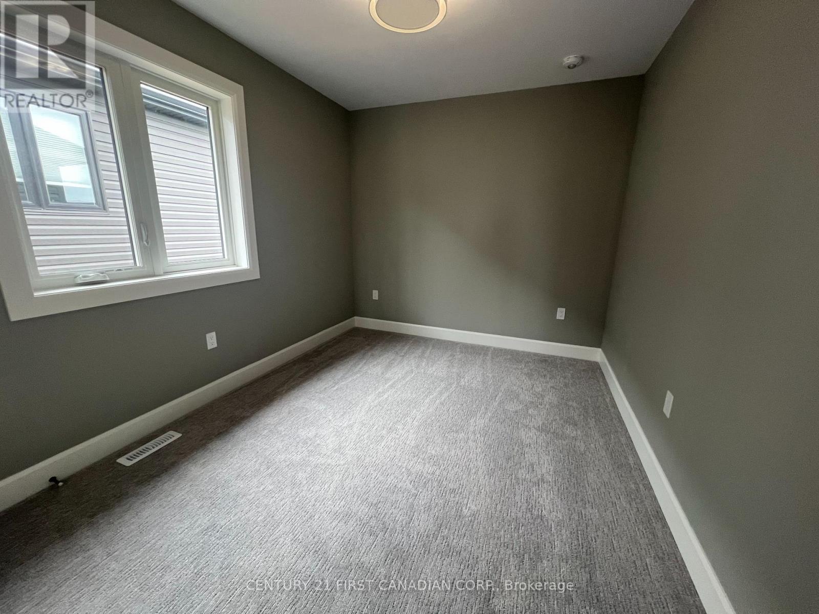 107 Sheldabren Street, North Middlesex, Ontario  N0M 1A0 - Photo 25 - X13061556