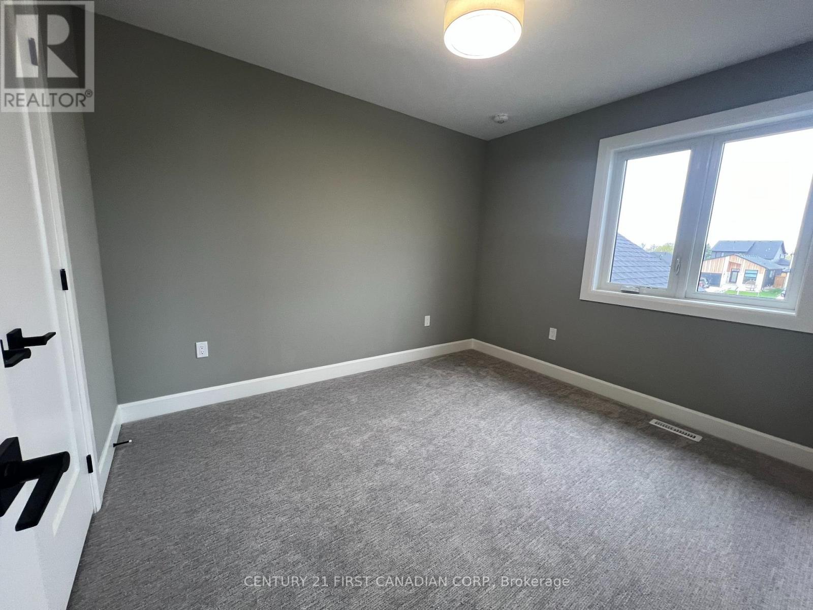 107 Sheldabren Street, North Middlesex, Ontario  N0M 1A0 - Photo 27 - X13061556