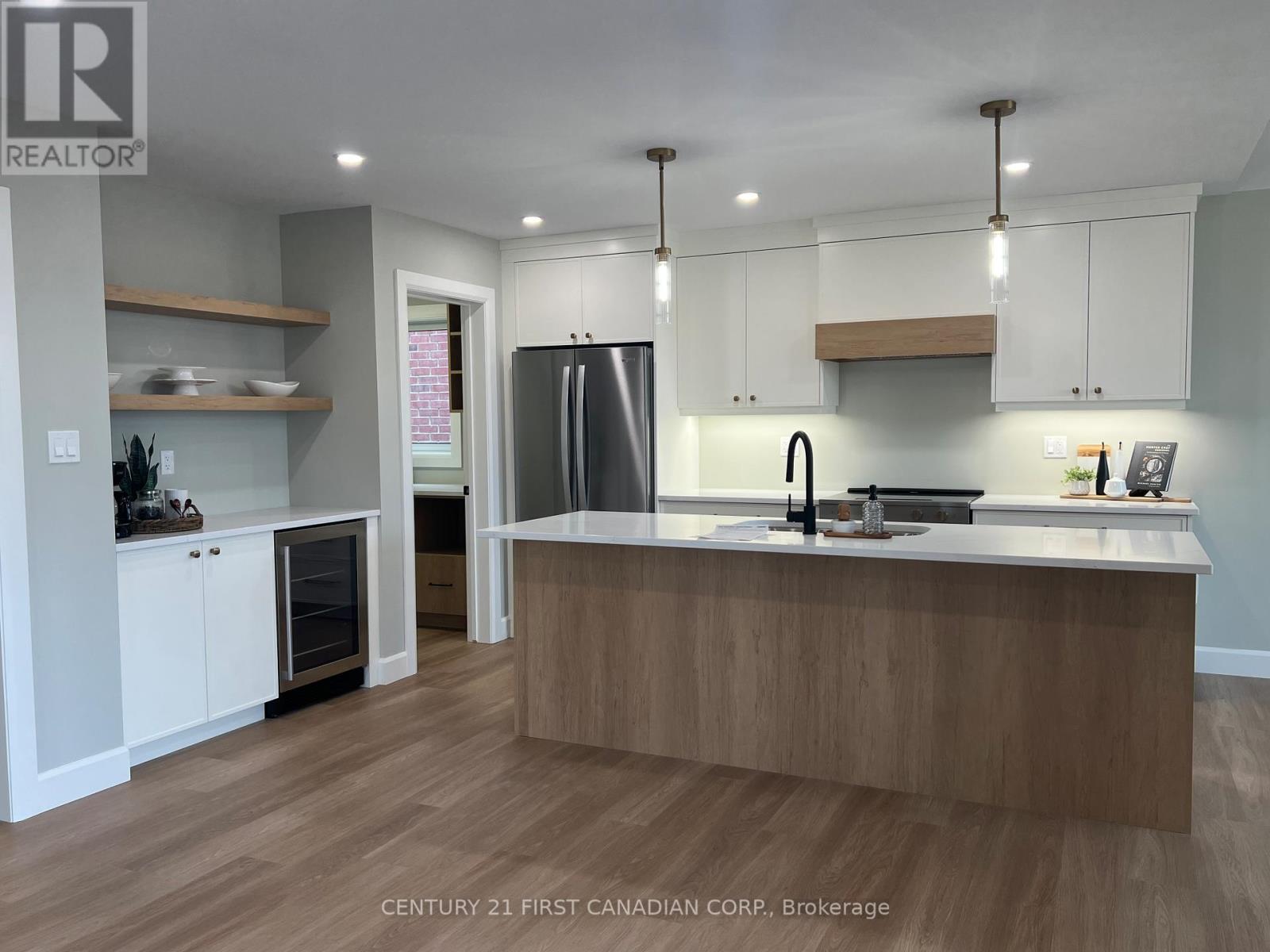 107 Sheldabren Street, North Middlesex, Ontario  N0M 1A0 - Photo 7 - X13061556