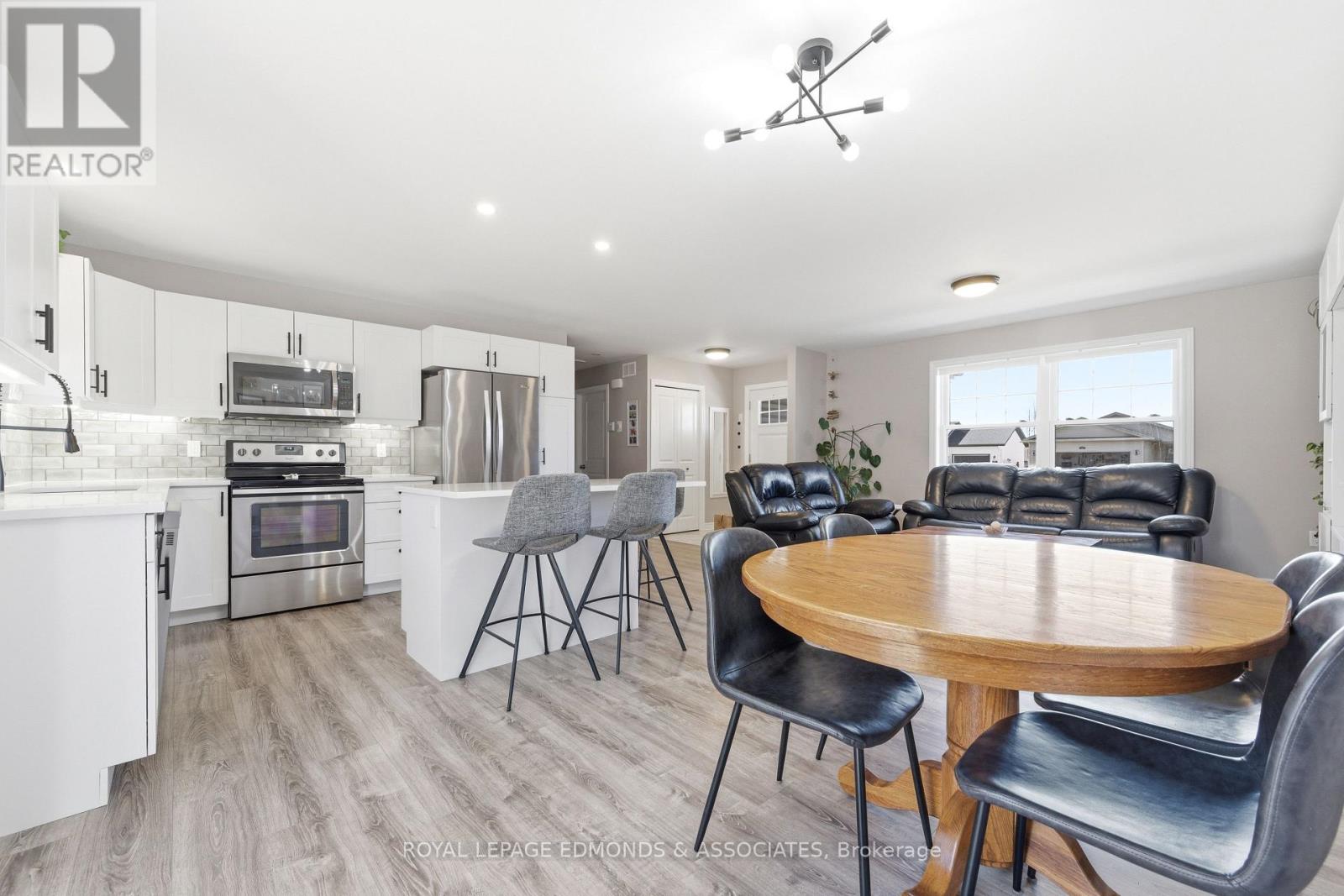 45 Dustin Drive, Petawawa, Ontario  K8H 0G3 - Photo 13 - X13061522