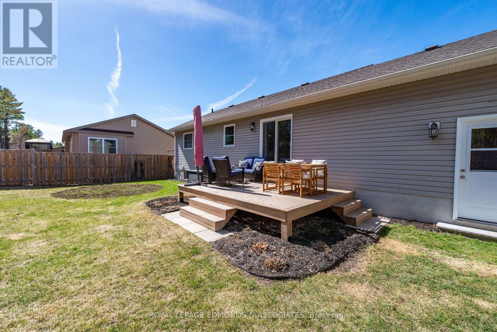 45 Dustin Drive, Petawawa, Ontario  K8H 0G3 - Photo 23 - X13061522