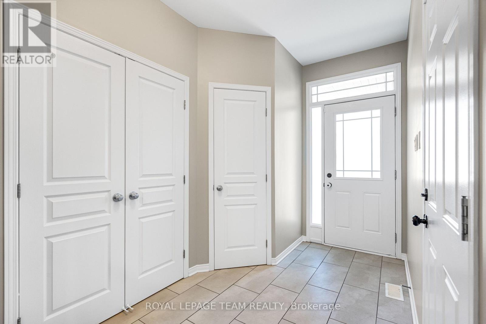 529 Pepperville Crescent, Ottawa, Ontario  K2M 0E5 - Photo 4 - X13061514