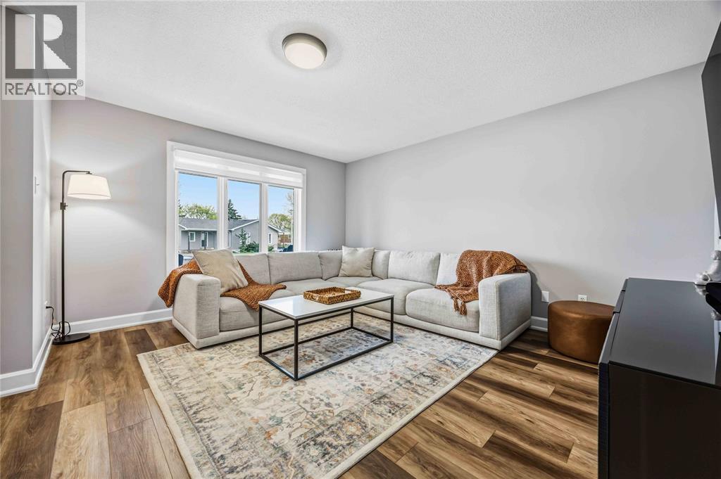 581 Scenic Drive, Warwick-Watford, Ontario  N0M 2S0 - Photo 4 - 26009389