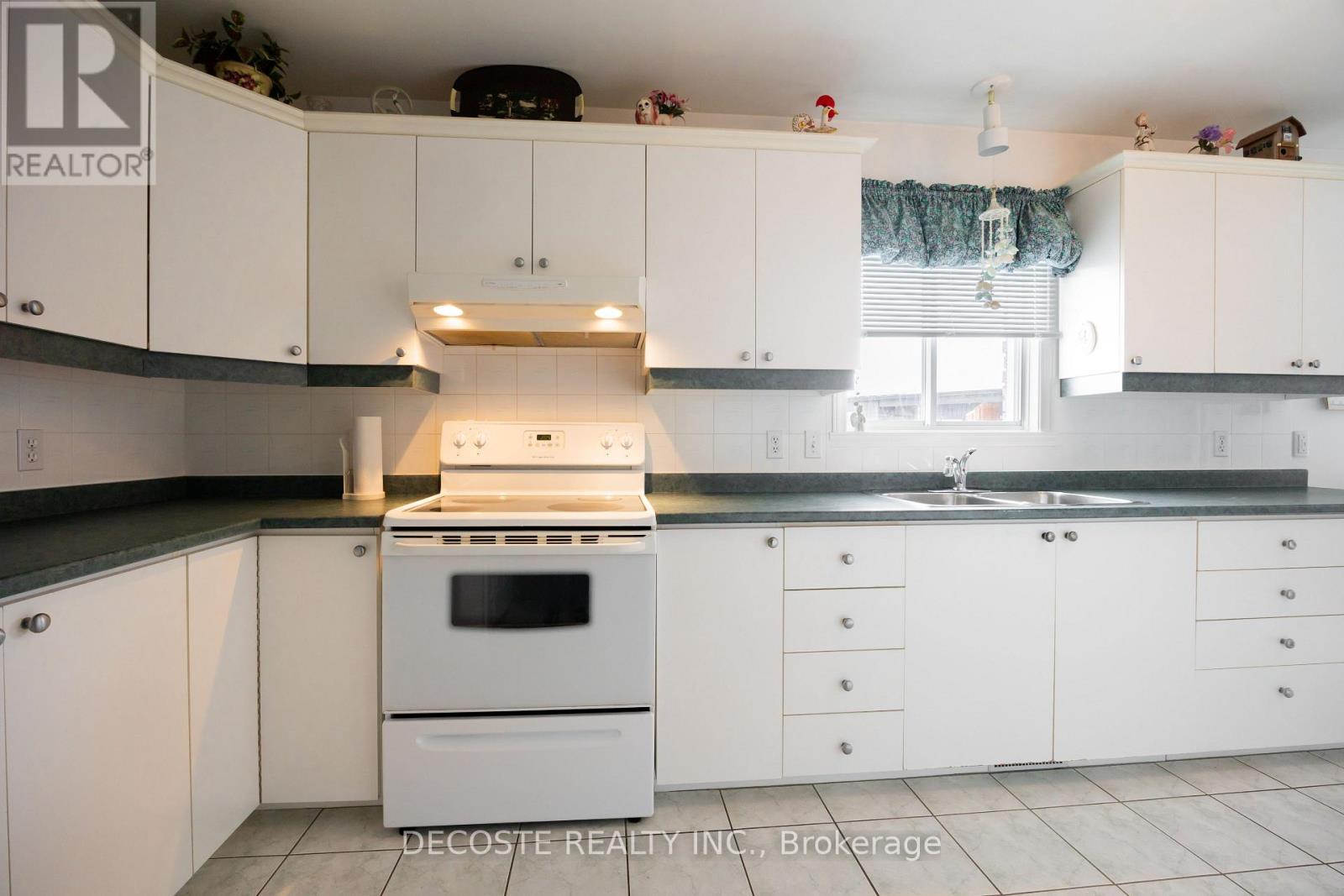 35 Sandfield Avenue N, North Glengarry, Ontario  K0C 1A0 - Photo 13 - X12826598