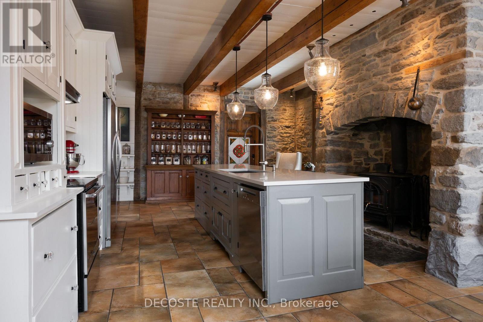 21831 Conc 2 Road, South Glengarry, Ontario  K0C 1E0 - Photo 5 - X12818030