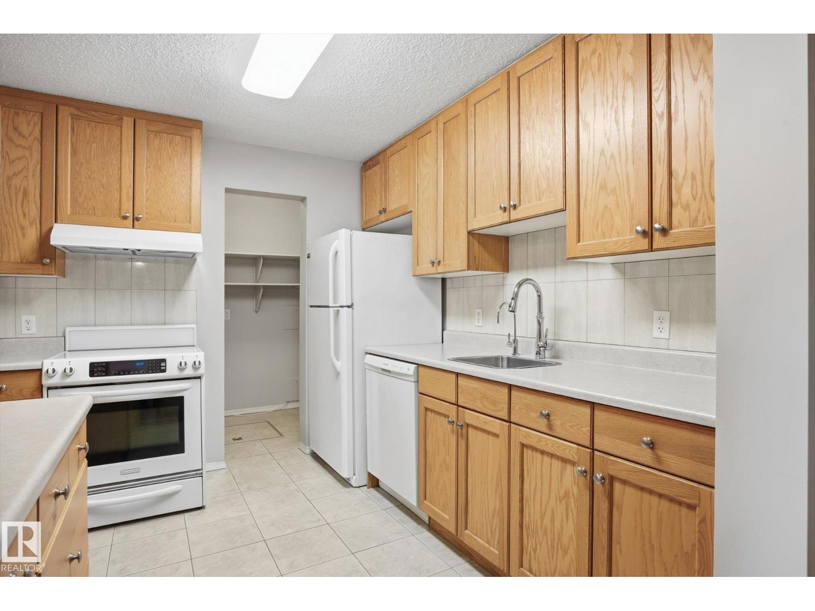 238 Surrey Gardens Gd Nw, Edmonton, Alberta  T5T 1Z3 - Photo 11 - E4484794