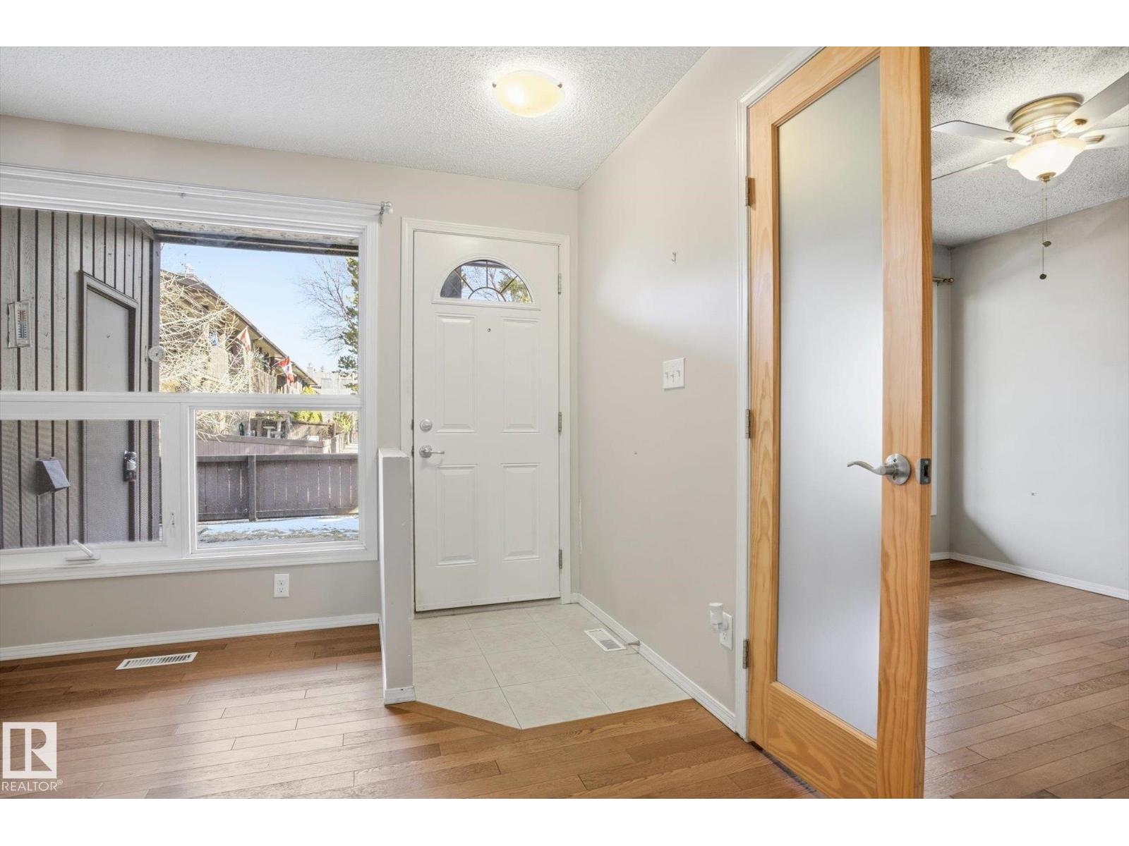 238 Surrey Gardens Gd Nw, Edmonton, Alberta  T5T 1Z3 - Photo 5 - E4484794