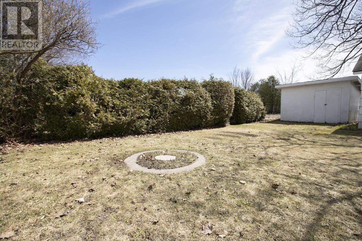 548 Lake St, Sault Ste. Marie, Ontario  P6B 3L2 - Photo 8 - SM260820